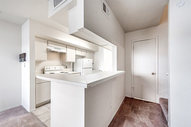 Building Photo - 6633 W Airport Blvd