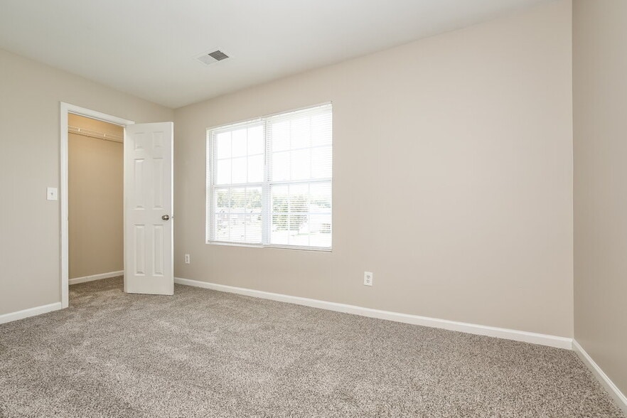 Building Photo - 3704 Sweet Birch Dr