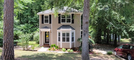 Building Photo - Cottoge Getaway