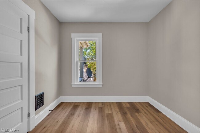 Building Photo - 3921 W 21st St