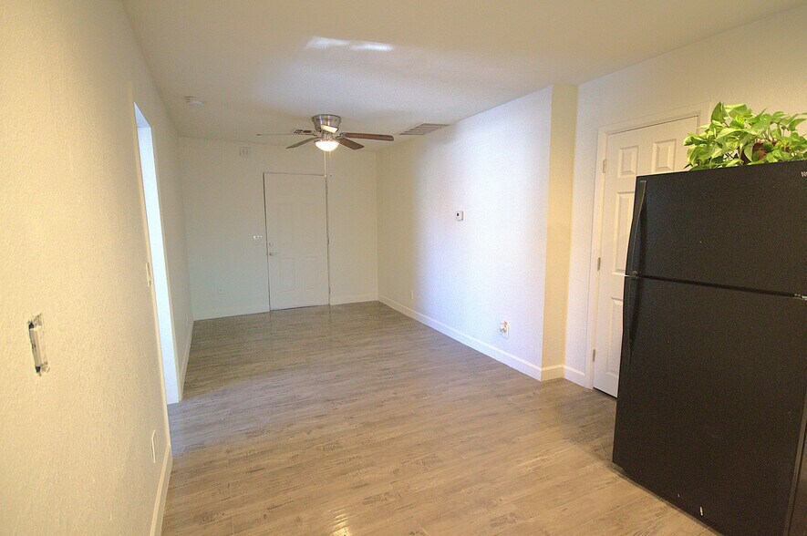 Living Room - 9632 N 10th Ave