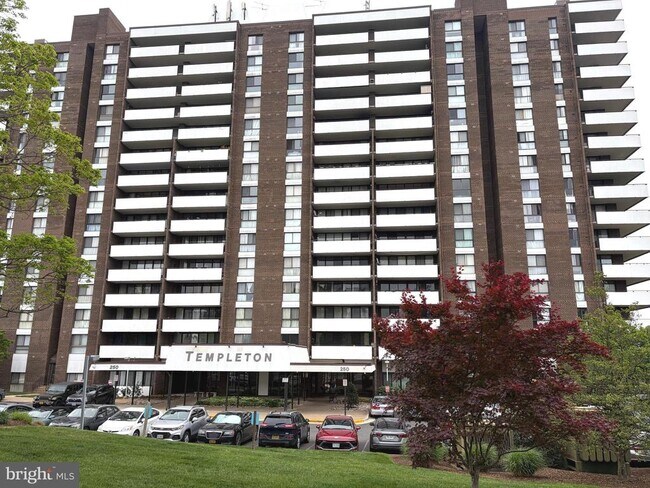 Building Photo - 250 S Reynolds St
