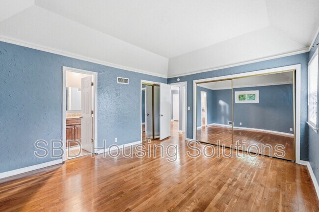 Building Photo - 12812 Bristol Ave