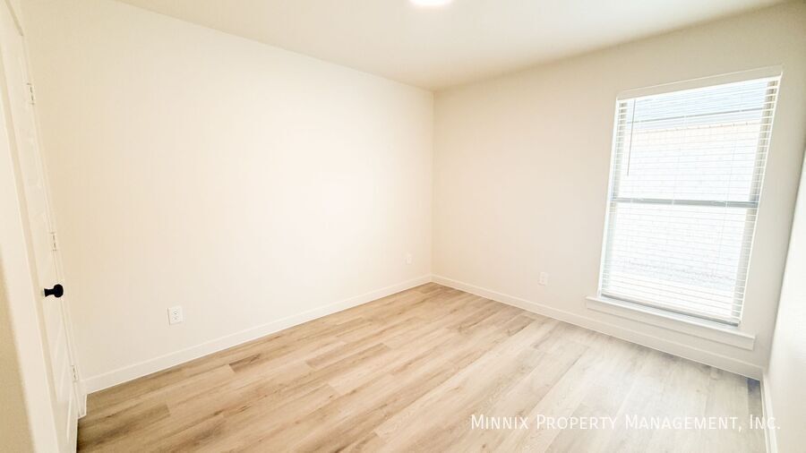 Building Photo - 1208 Cottonwood Ave