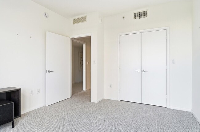 Building Photo - 550 Okeechobee Blvd
