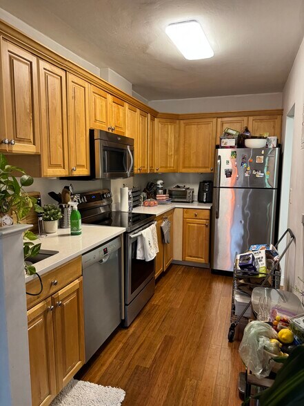 Primary Photo - 90 Marion St