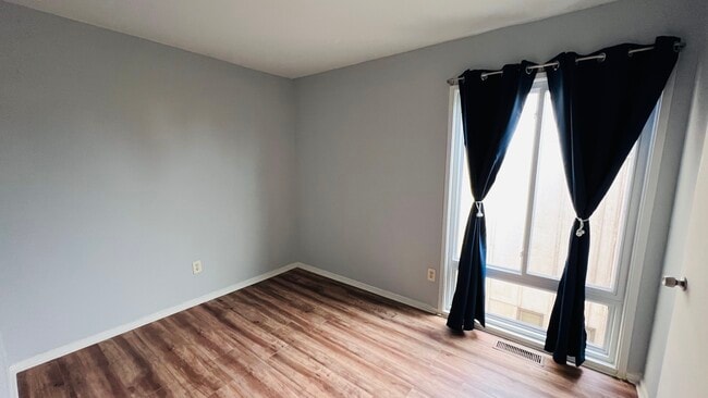 Building Photo - 10211 Ridgeline Dr