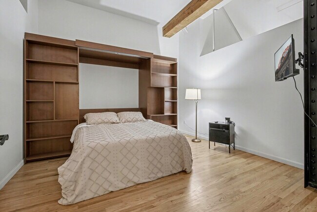 Building Photo - 1555 California St