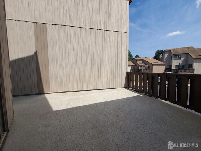 Building Photo - 65 Diamond Ln