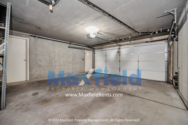 Building Photo - Avenues - 3 Bedroom 3 Bath Townhome with amazing southern views