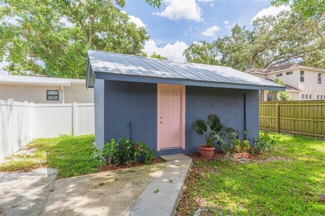 Primary Photo - 118 W Sligh Ave