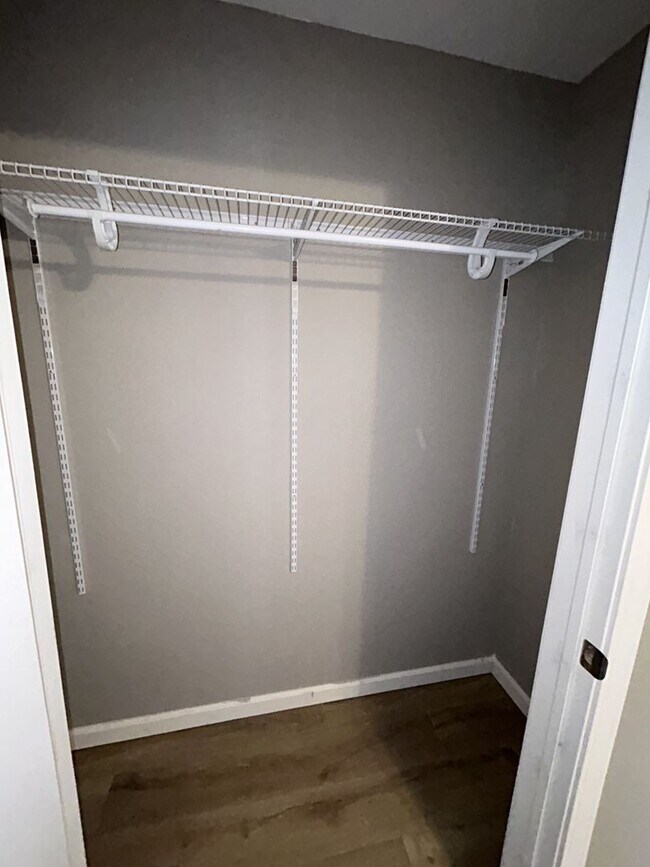 Building Photo - 718 Columbus St