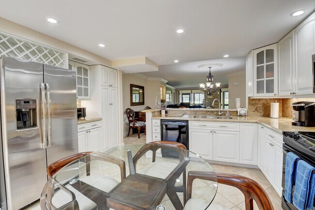 Building Photo - 7242 Clunie Pl