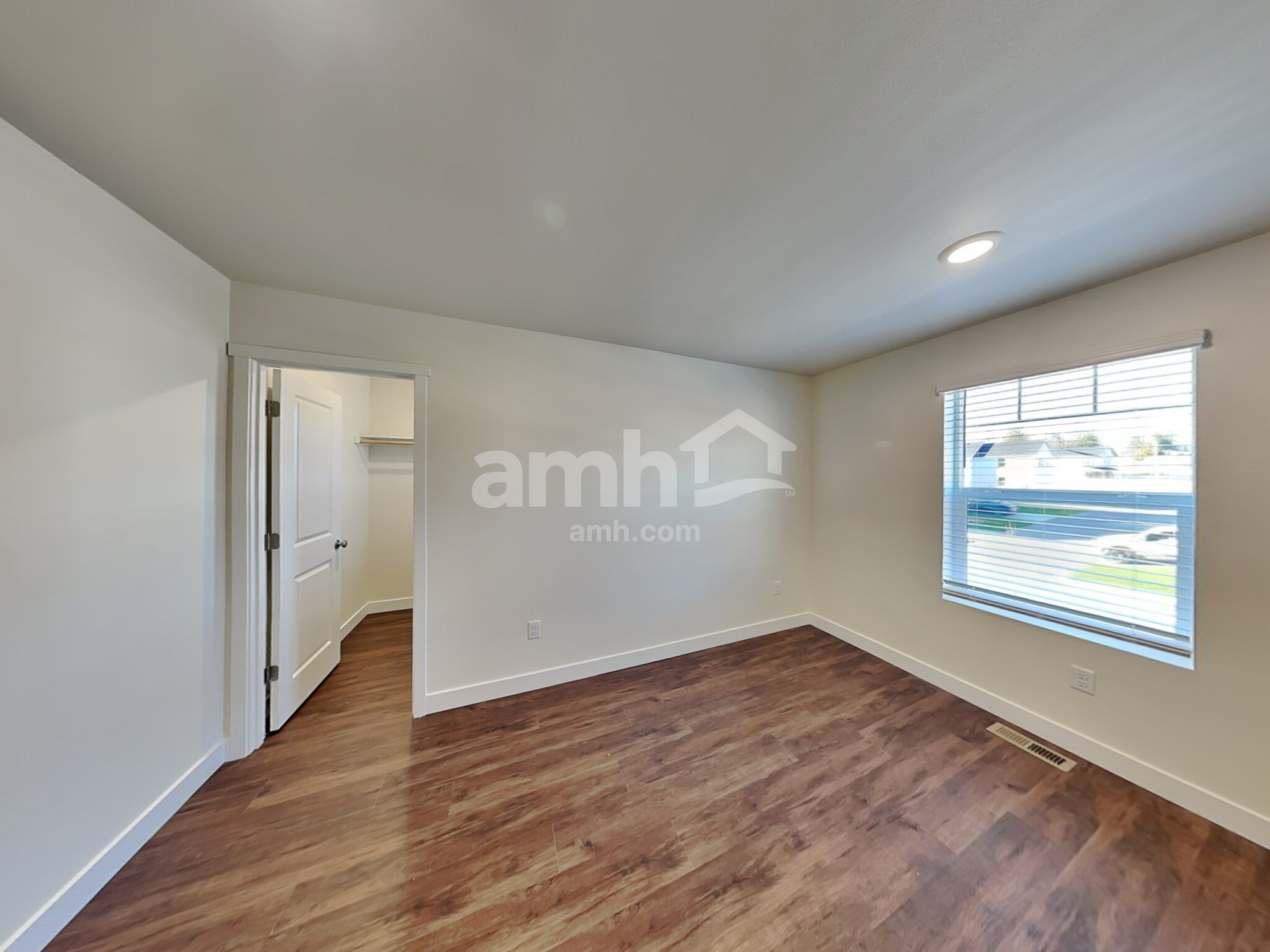 Building Photo - 4903 85th Dr NE