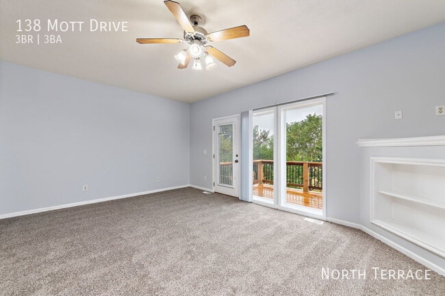 Building Photo - 138 Mott Dr