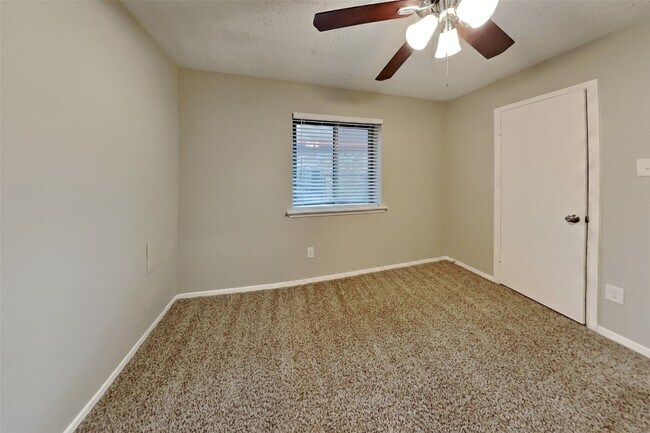 Building Photo - 4718 Lost Lake Ln