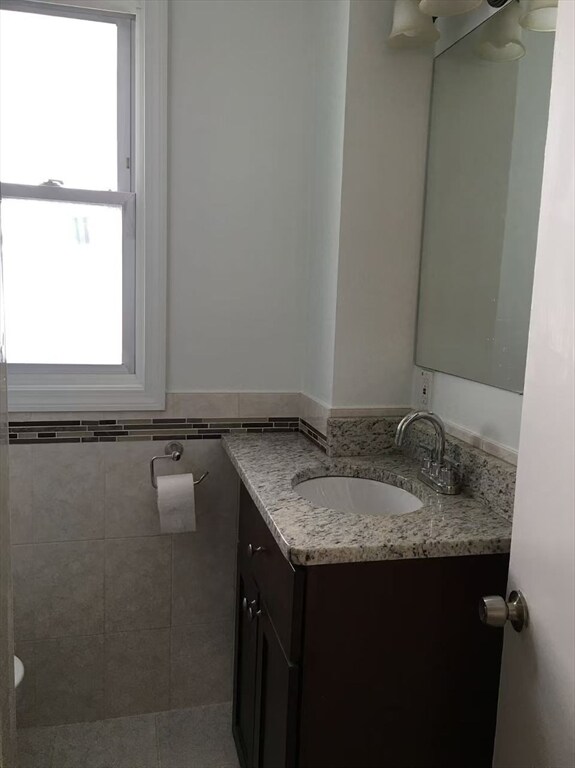 Building Photo - 106 Bright St