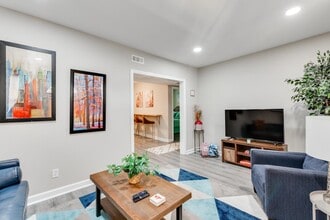 Building Photo - 407 N 3 1/2 Ave