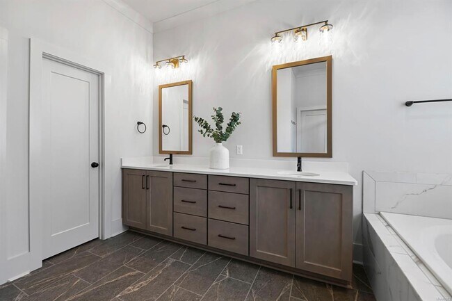 Building Photo - 1691 Pebble Creek Dr