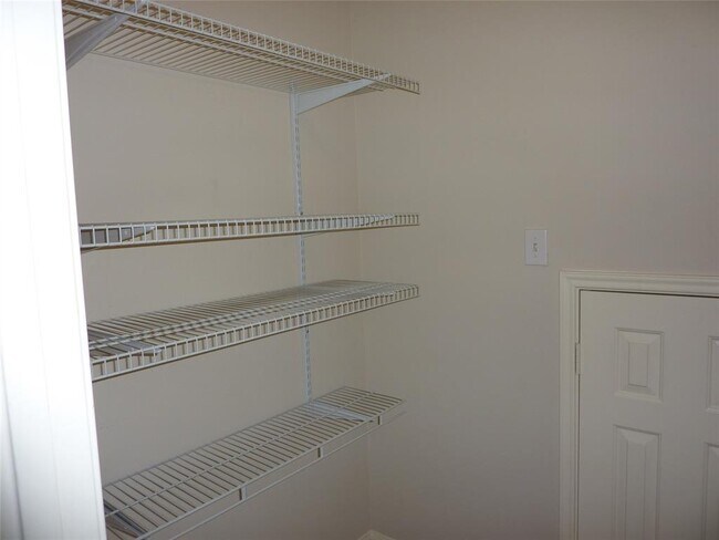 Building Photo - 14543 Bergenia Dr
