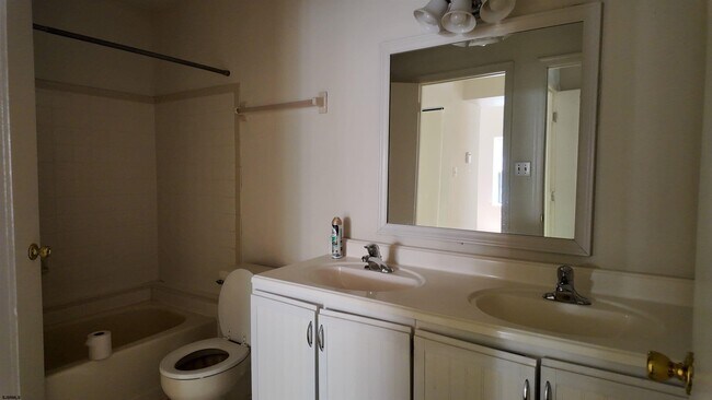 Building Photo - 4502 Yorktown Pl