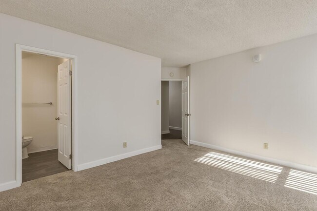 Building Photo - Dorchester Apartments | Spacious 1 & 2 Bedroom Apartments Near SDSU