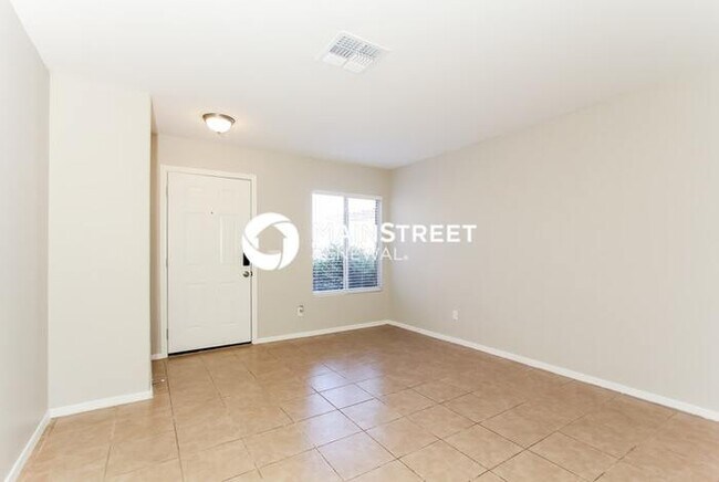 Building Photo - 3 Bedroom Pet-Friendly Home in Phoenix, AZ with Main Street Renewal