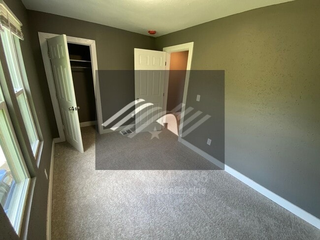 Building Photo - 425 Brooklyn Ave