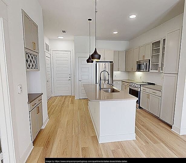 Building Photo - 5050 Capitol Ave