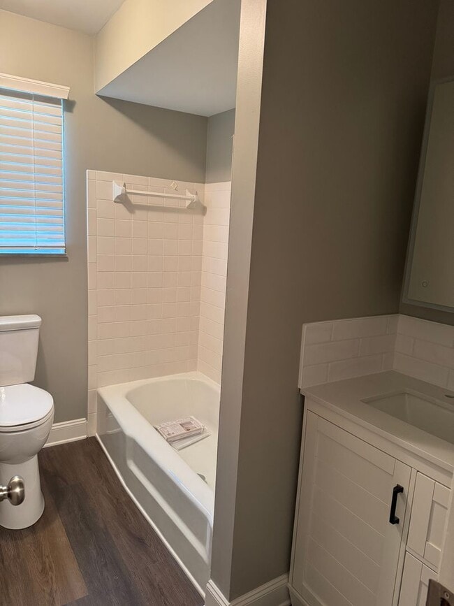 Building Photo - 3 Bedroom Ranch - Upper Arlington, OH