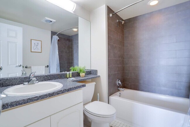 Building Photo - 401 12th St S