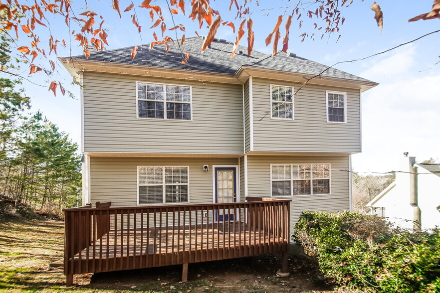 Building Photo - 1042 Whispering Woods Dr
