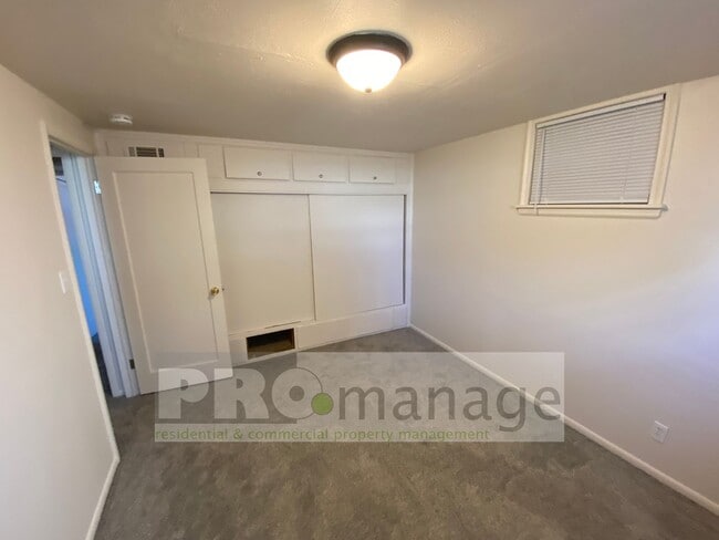 Building Photo - 636 N 14th Ave