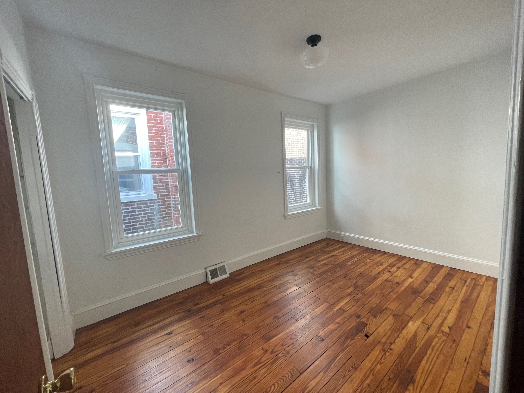 Building Photo - 338 Rector St