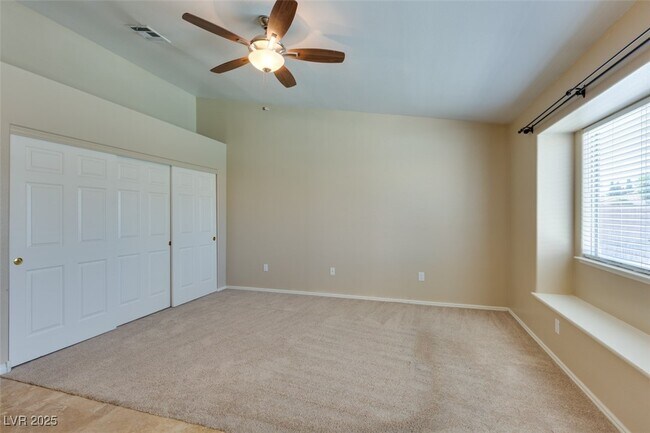 Building Photo - 1744 Knotty Pine
