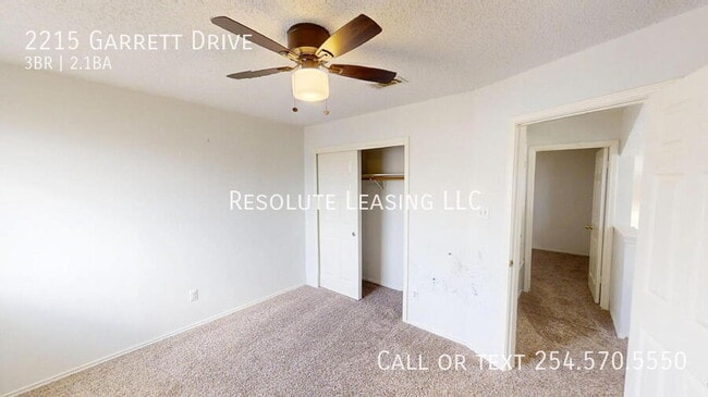 Building Photo - 2215 Garrett Dr