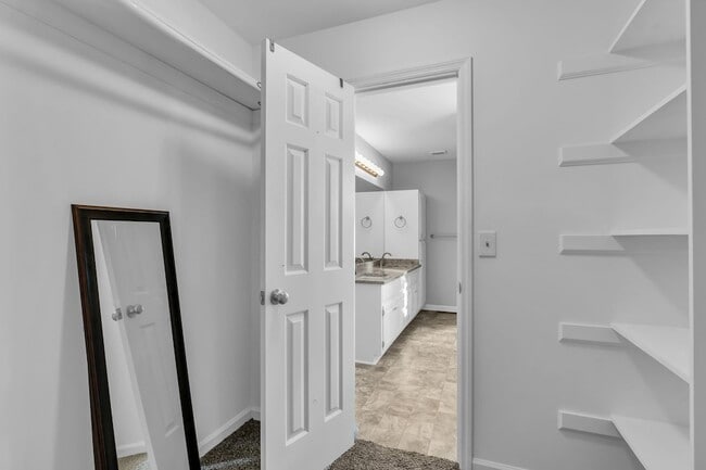 Building Photo - 2560 Choctaw Trce