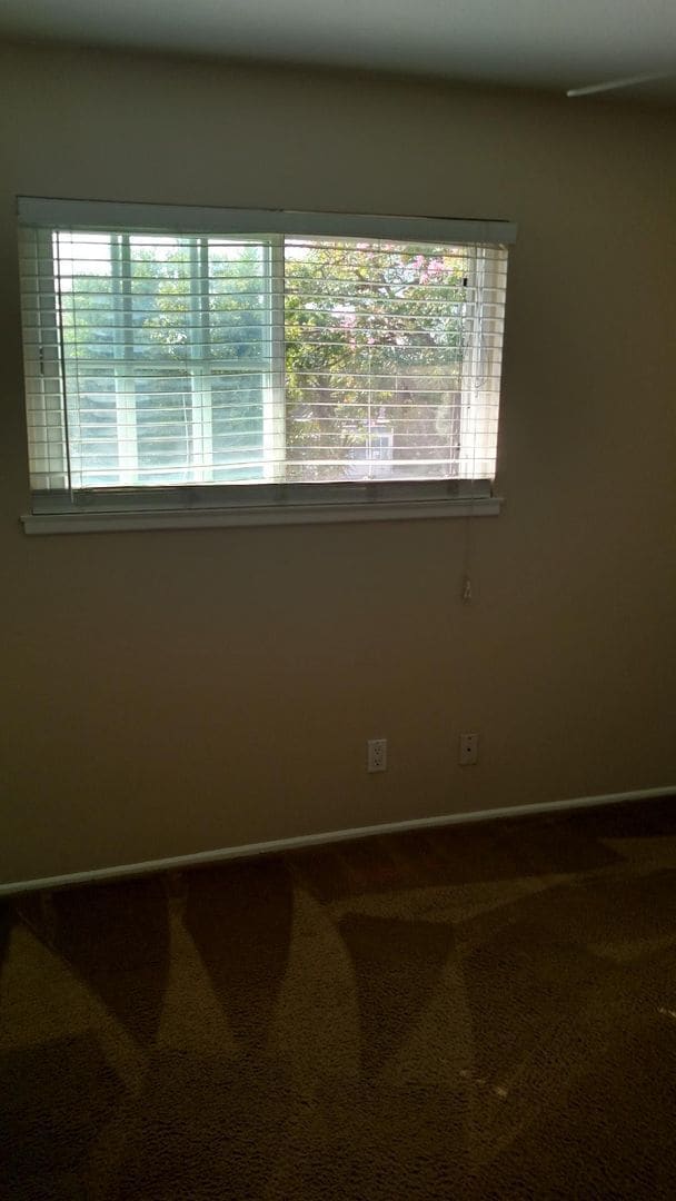 Building Photo - 2 Story 2 bedroom Huntington Beach Townhome