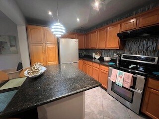 Building Photo - 5219 Avenue Q