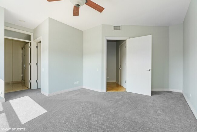 Building Photo - 859 W Erie St