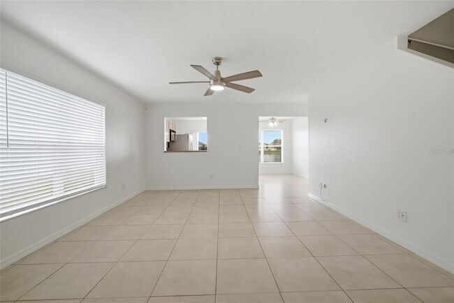 Building Photo - 10604 Lakeside Vista Dr