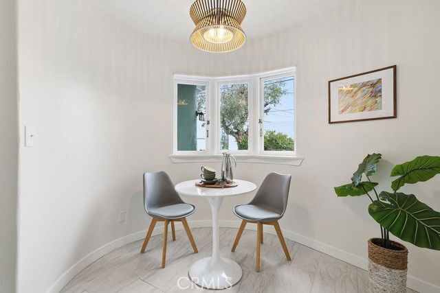 Building Photo - 10718 Valley Spring Ln