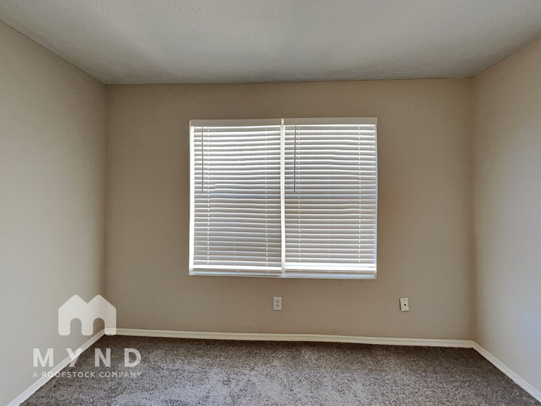 Building Photo - 135 Kimberly Creek Pl