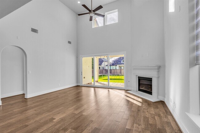 Building Photo - 16 Clearview Terrace Pl