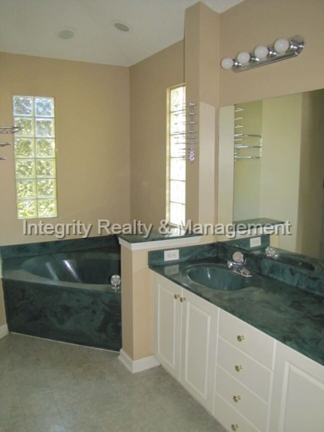 Building Photo - 3 bed - 2 bath in Middleburg, FL
