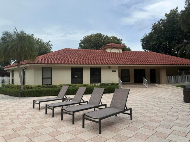 Building Photo - 3130 Millwood Terrace
