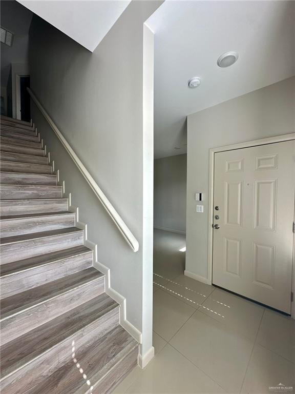 Building Photo - 19 Newport Ave