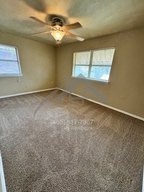 Building Photo - 2829 Lakeside Dr