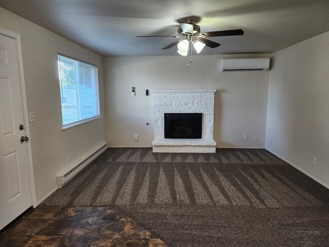 Building Photo - Beautiful 4 bedroom 2 bath Post Falls home for rent!