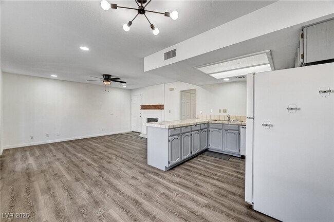 Building Photo - 4150 Sanderling Cir